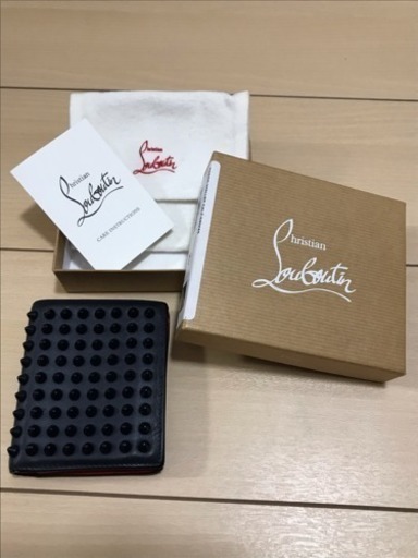最終値下げ！  クリスチャンルブタン スタッズ 2つ折り財布