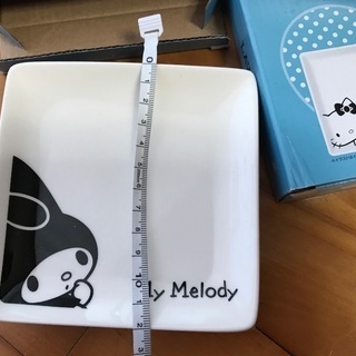 ハローキティ&マイメロディ小皿2枚セットの画像
