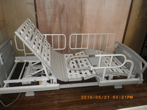 介護ベット　新品マット付き・玄関迄運搬付き