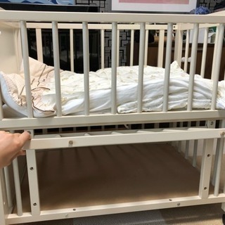 ベビーベッド＊スヌーピー＊布団セット付きの画像