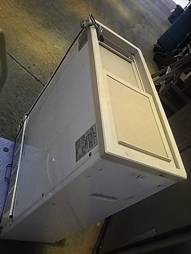 冷凍ストッカー