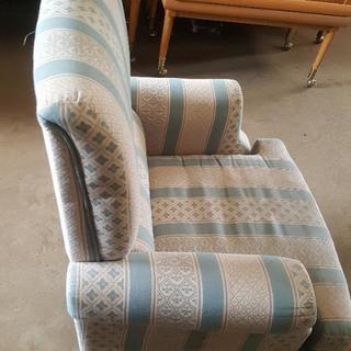 おひとり様用高級ソファの画像