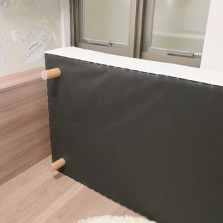 脚付きマットレスベッド シングル 幅W97㎝×D198㎝H39㎝　アイボリー　足色ナチュラル　 展示品20227の画像