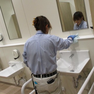 クリーンクルー大募集。学校内の清掃。40代～70代迄大活躍中！！