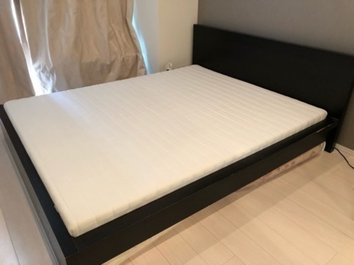 クイーンサイズベッド【5/29引越しまでの期間限定】