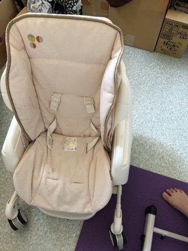 【洗い替えクッション新品付】テーブル付き 子供用椅子 ゆりかご【定価2万5千以上】