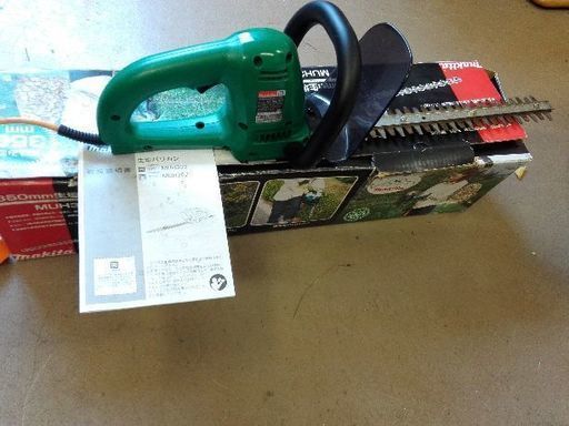 350mm生垣バリカン　中古の動作確認して有ります。コードに破損修正箇所有ります。