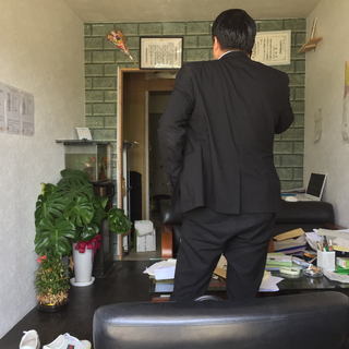 飲食店を始めたい、建設業を開業したい、農地に住宅を建てたいなど、...