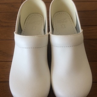 6/2値下げします】ダンスコのプロフェッショナル(サボ)白