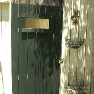 小屋のドアの作り直し