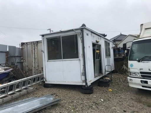 コンテナー部屋