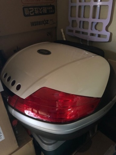GIVI リアボックス  V46 バックレスト付 美品 新品同様 値下げしました！