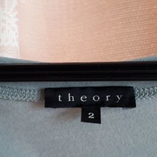 ☆美品☆セオリー☆Tシャツ☆￥500！の画像
