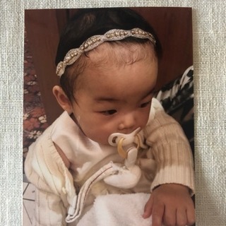 着画あり ベビー用ビジューヘアバンドの画像