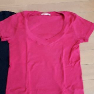 大人可愛いTシャツS～M位☆色ちがい黒・ピンク二枚セット☆LIMITLESSLUXURY☆￥300の画像