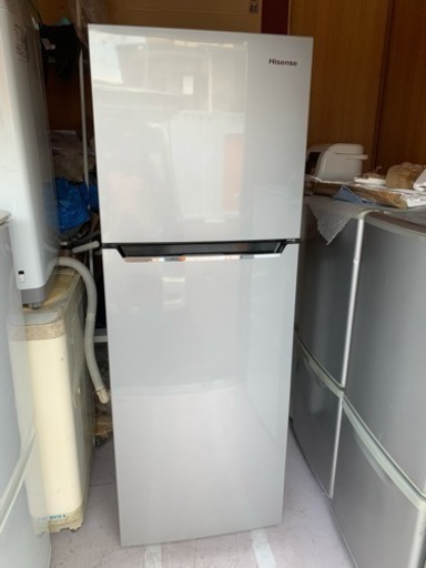 配送無料 2017年製 ハイセンス 227L 冷蔵庫 HR-B2301