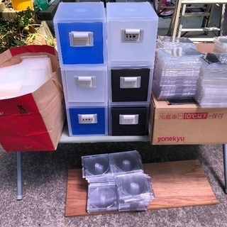 CDケース、CD収納箱の画像