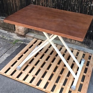 ワンタッチアップダウンテーブル