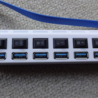 USBハブ7ポート　USB3.0　ほぼ新品 ワンコイン
