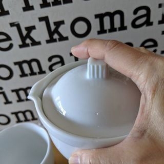 栗原はるみ　湯呑みと茶器(ティポット)　セットの画像