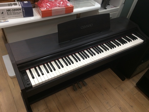 古くても現役！YAMAHAの電子ピアノです！