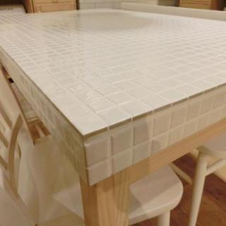 国内家具ブランド momonatural モモナチュラルのMOSAIC TOP TABLEです