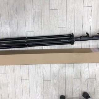 撮影用の機材、ライト脚、ライト、バック布など