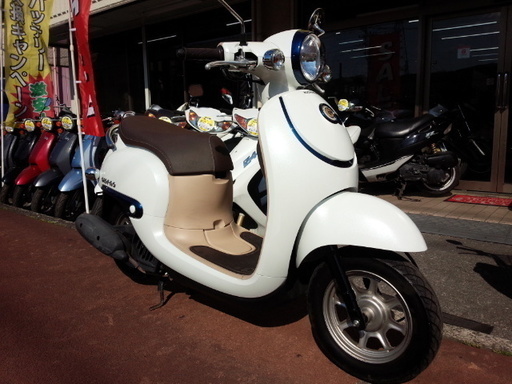 NO.2687　ジョルノ (GIORNO) 水冷４サイクルエンジン フューエルインジェクション　時計＆シガーソケット電源付き　ホワイト　☆彡