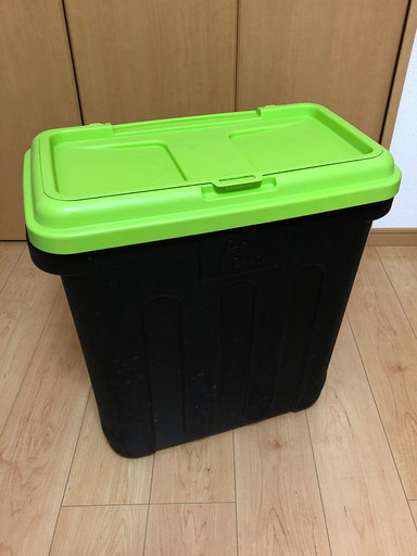 ペットフードストッカー グリーンフードコンテナ L 20kg（64L）