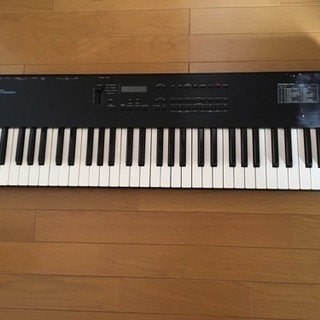 Roland D-5