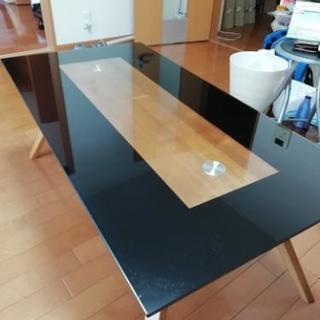 ガラステーブル