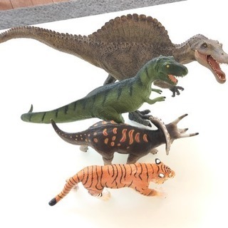 恐竜 フィギュア
