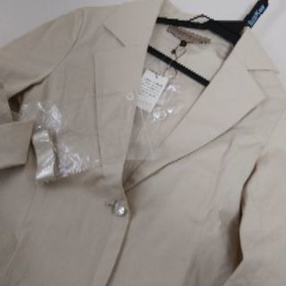 BODY　DRESSING　PROPOTION　のジャケット　新品タグ付きです。の画像
