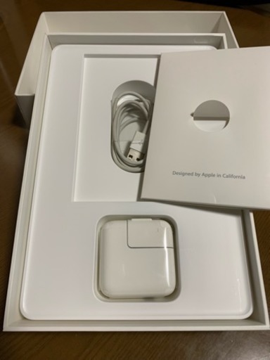 ドコモ iPad mini 3 64GB Cellular GOLD