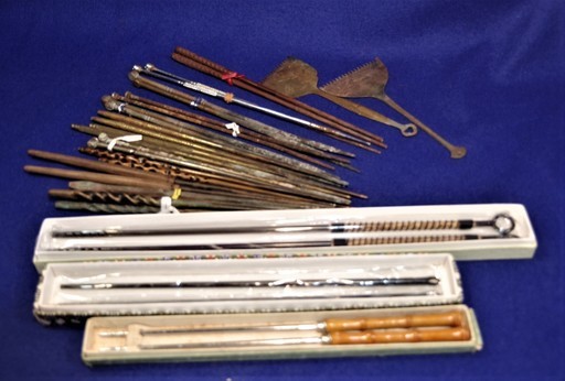 火箸十五組と灰ならし