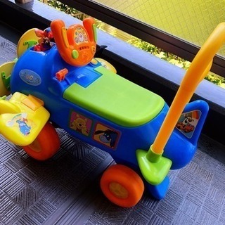 Disney ティガの飛行機の画像