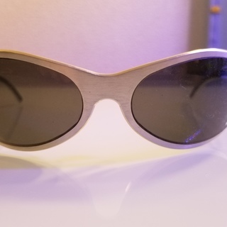 『G　サングラス』