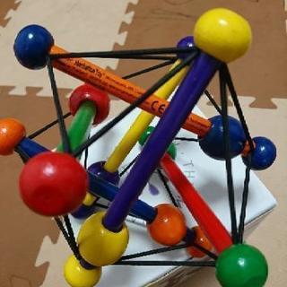 知育玩具 マンハッタントイ Skwish