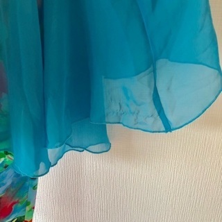 【新品/未使用】華やかワンピースの画像