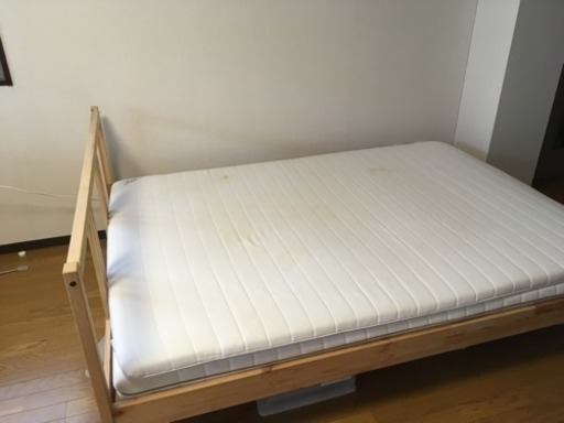 IKEAダブルベッド マットレス付き