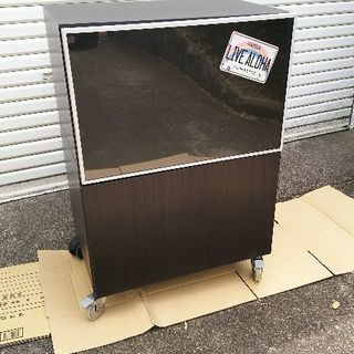 扉付きラック