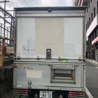 いすず準中型トラック ATの画像