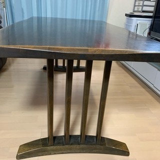 大幅値下げ 分解可能 元値70万円 美品 ダイニングテーブル 大きめ 頑丈の画像