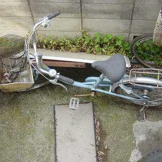 自転車　　２０インチ位　　部品取り