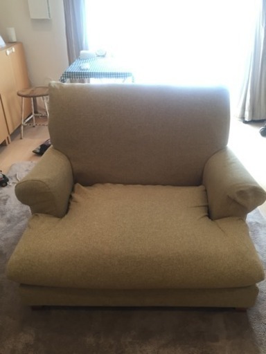 モモナチュラル ソファ（1.5人掛け）です
