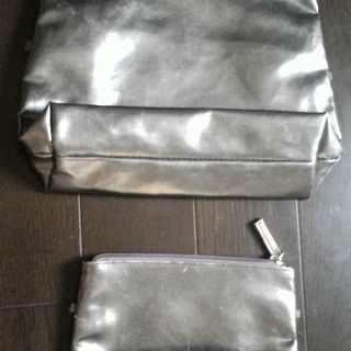 ポーチ ロンドンの画像