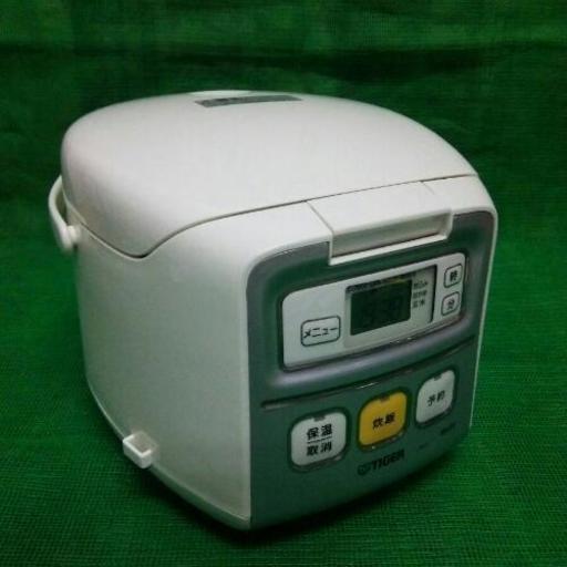 中古  2013年製    炊飯ジャー   炊飯器  幅22  奥行26  高さ19 （ｃｍ）  3合 炊き   電気炊飯器