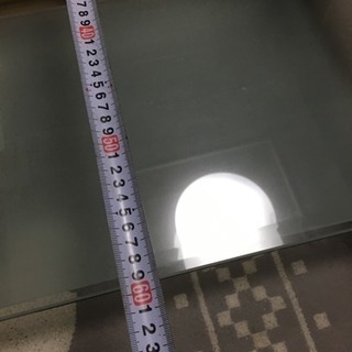 ガラステーブルの画像