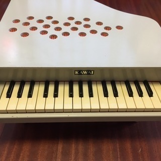カワイ ミニピアノ P-32 アイボリー