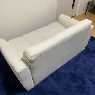 ソファ 薄いベージュの画像